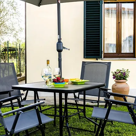 Hostly-garden House Metato-apartment With Garden, 15min From Sea Fiocina